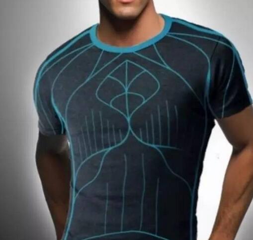 這款“微流控”運動衣讓你放肆搖擺、始終干爽